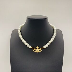 Planet Glass Pearl Choker Necklace